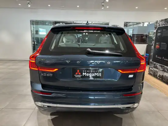 VOLVO-XC60-2023