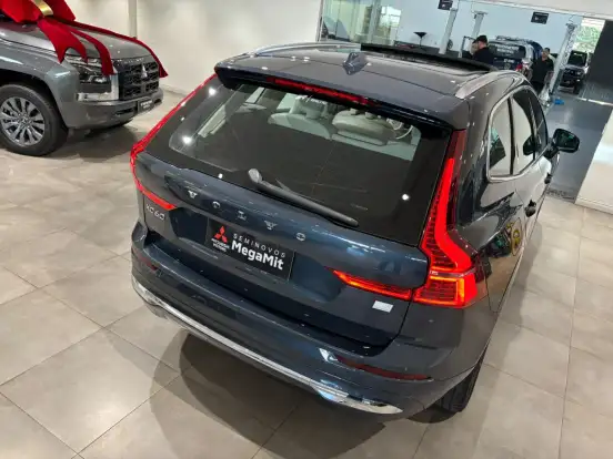 VOLVO-XC60-2023