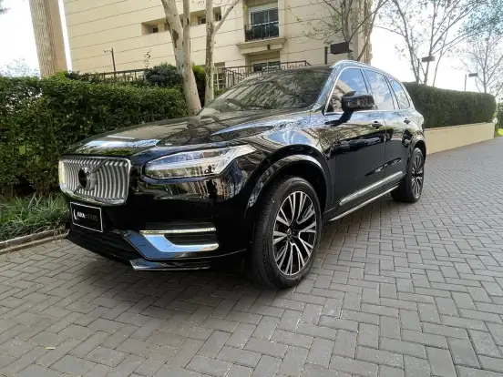 VOLVO-XC90-2023