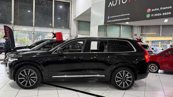 VOLVO-XC90-2017