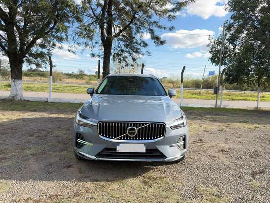 VOLVO-XC60-2024