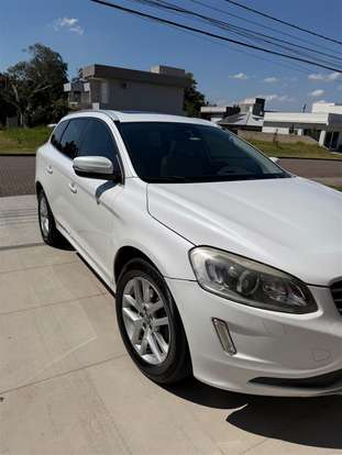 VOLVO-XC60-2.4 D5 MOMENTUM DIESEL AWD 4P AUTOMÁTICO VOLVO-XC60-2017