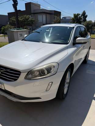 VOLVO-XC60-2.4 D5 MOMENTUM DIESEL AWD 4P AUTOMÁTICO VOLVO-XC60-2017