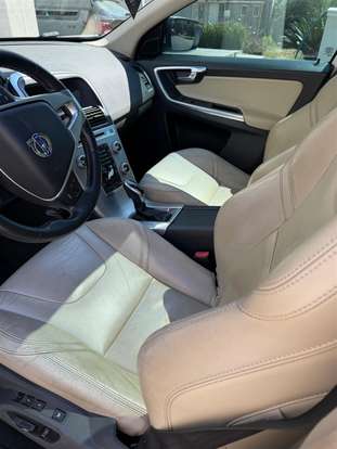 VOLVO-XC60-2.4 D5 MOMENTUM DIESEL AWD 4P AUTOMÁTICO VOLVO-XC60-2017