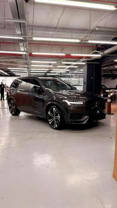 VOLVO-XC90-2023