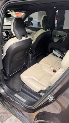 VOLVO-XC90-2023