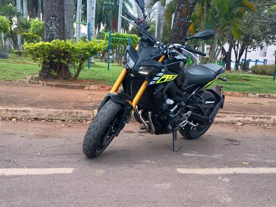 YAMAHA MT-09 