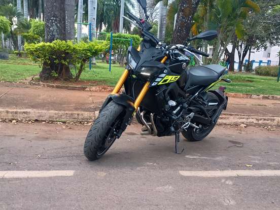 YAMAHA-MT-09-2024