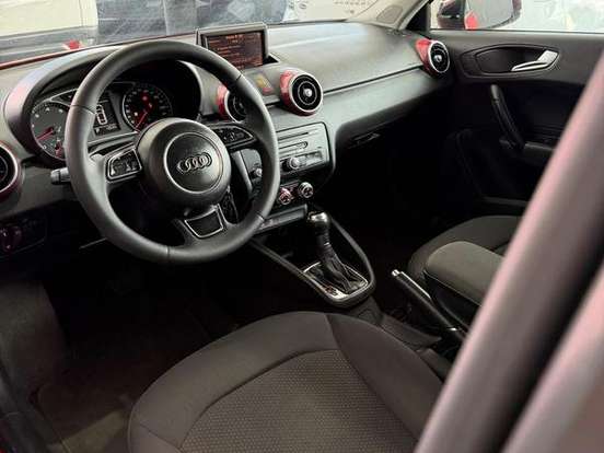 AUDI-A1-1.4 TFSI ATTRACTION 16V 122CV GASOLINA 2P AUTOMÁTICO AUDI-A1-2011