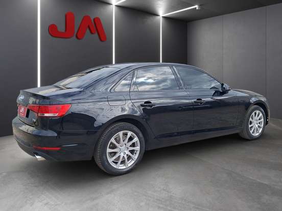 AUDI-A4-2018