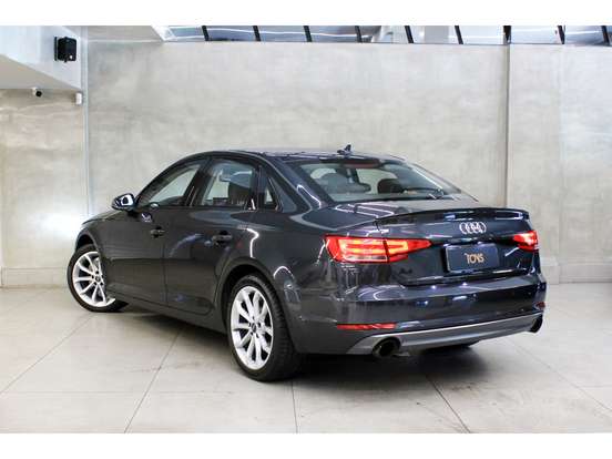 AUDI-A4-2018