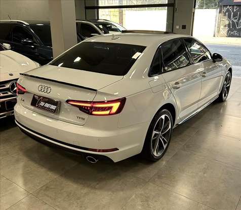 AUDI-A4-2017