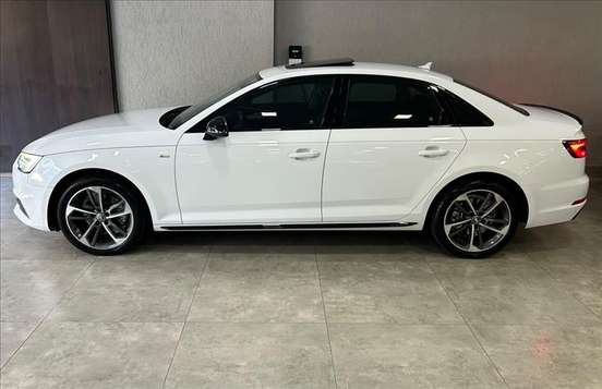 AUDI-A4-2017