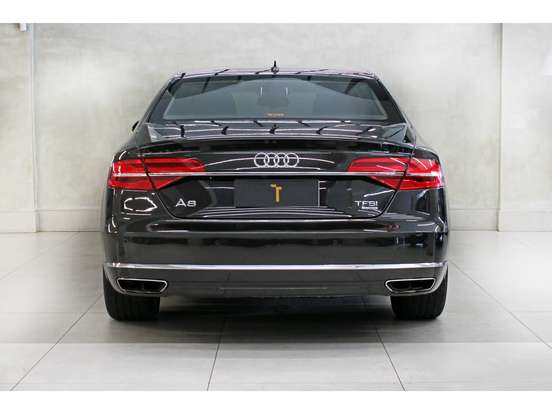 AUDI-A8-2015