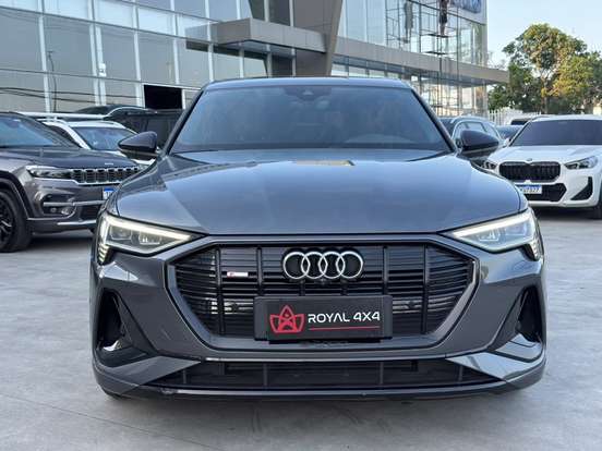 AUDI-E-TRON-2020