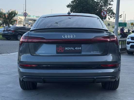 AUDI-E-TRON-2020