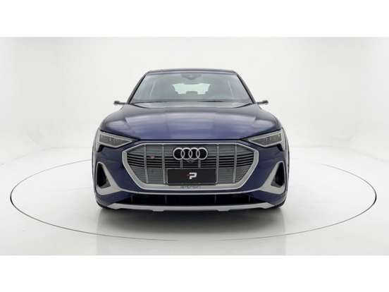 AUDI-E-TRON-2022