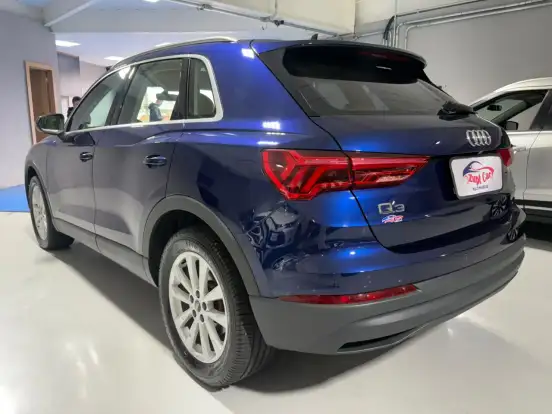 AUDI-Q3-2021