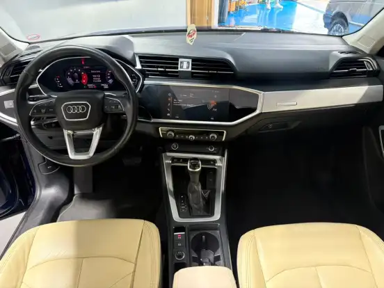 AUDI-Q3-2021