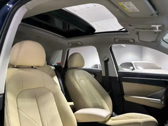AUDI-Q3-2021