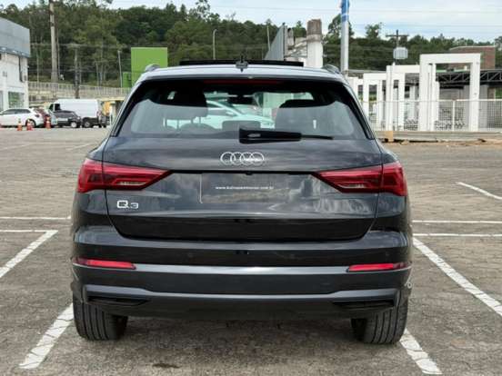 AUDI-Q3-2020