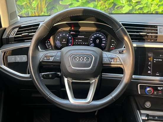 AUDI-Q3-2020