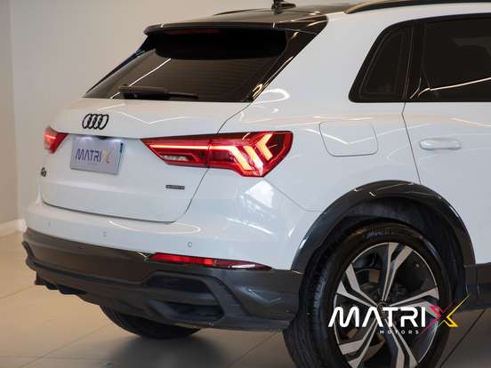 AUDI-Q3-2.0 40 TFSI GASOLINA PERFORMANCE BLACK QUATTRO TIPTRONIC AUDI-Q3-2023