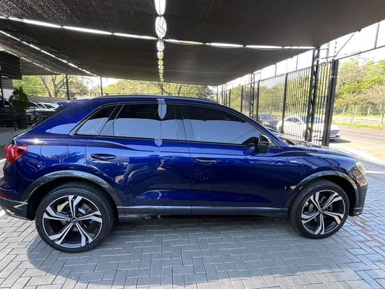AUDI-Q3-2023