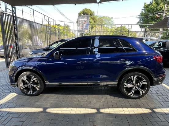 AUDI-Q3-2023