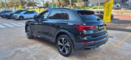AUDI-Q3-2024