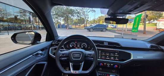 AUDI-Q3-2024