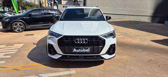 AUDI-Q3-2024
