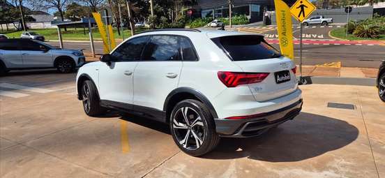 AUDI-Q3-2024