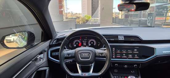 AUDI-Q3-2024