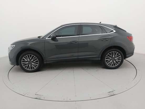 AUDI-Q3-2023