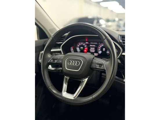 AUDI-Q3-2023