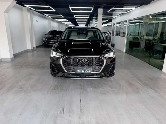 AUDI-Q3-2023