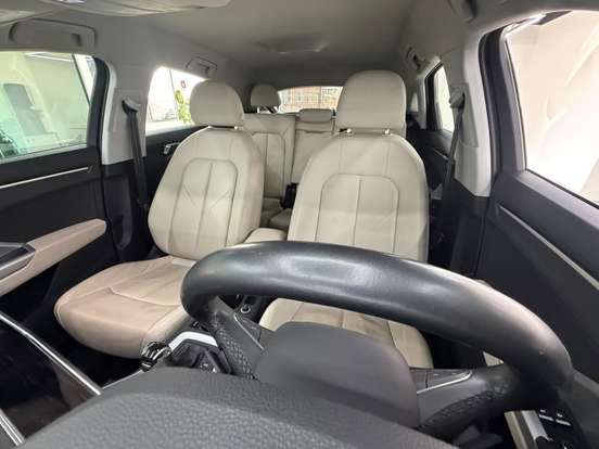 AUDI-Q3-2023