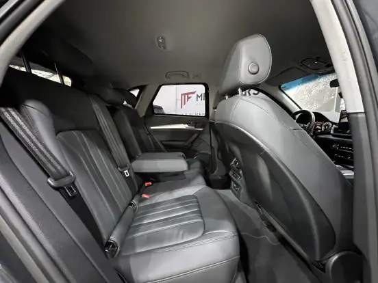 AUDI-Q5-2022