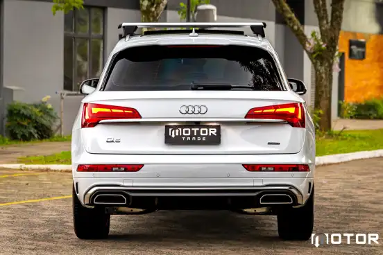 AUDI-Q5-2022