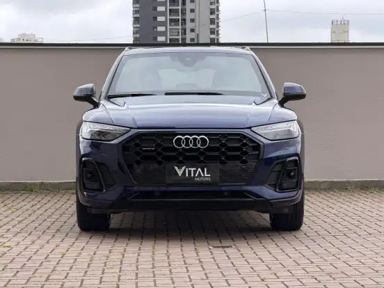 AUDI-Q5-2022