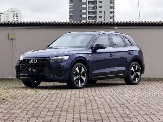 AUDI-Q5-2022