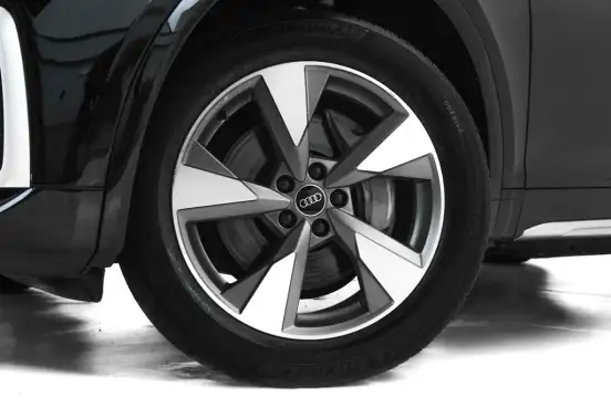 AUDI-Q5-2023