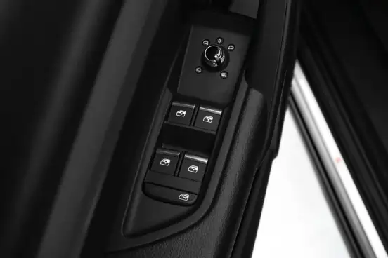 AUDI-Q5-2023