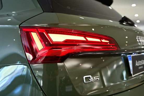 AUDI-Q5-2023