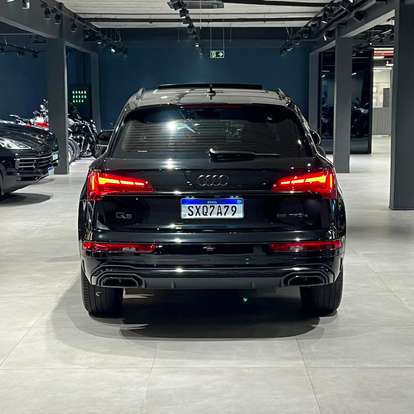 AUDI-Q5-2024