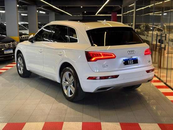 AUDI-Q5-2017
