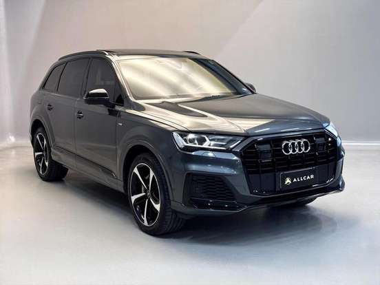 AUDI-Q7-2021