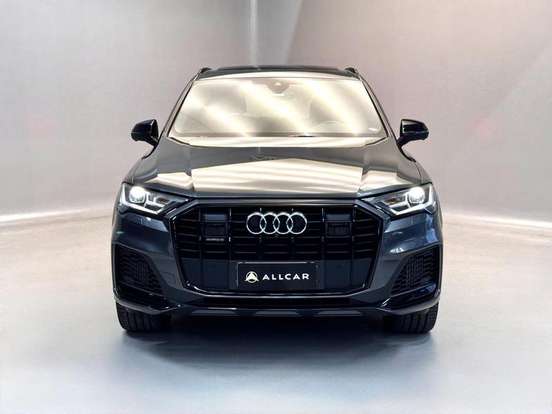 AUDI-Q7-2021