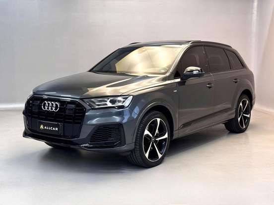 AUDI-Q7-2021